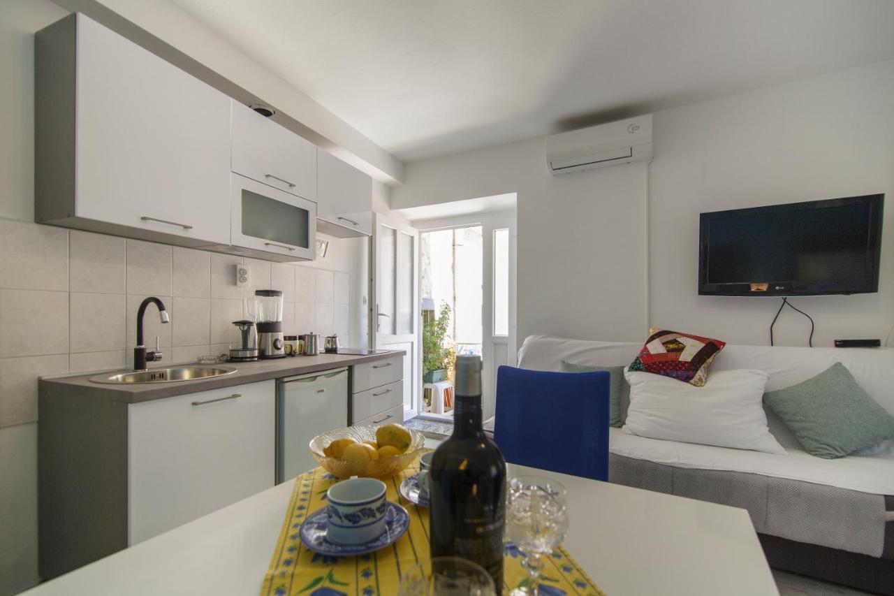 Apartment Filomena In The Center Komiža Kültér fotó