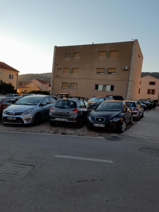 Apartment Filomena In The Center Komiža Kültér fotó