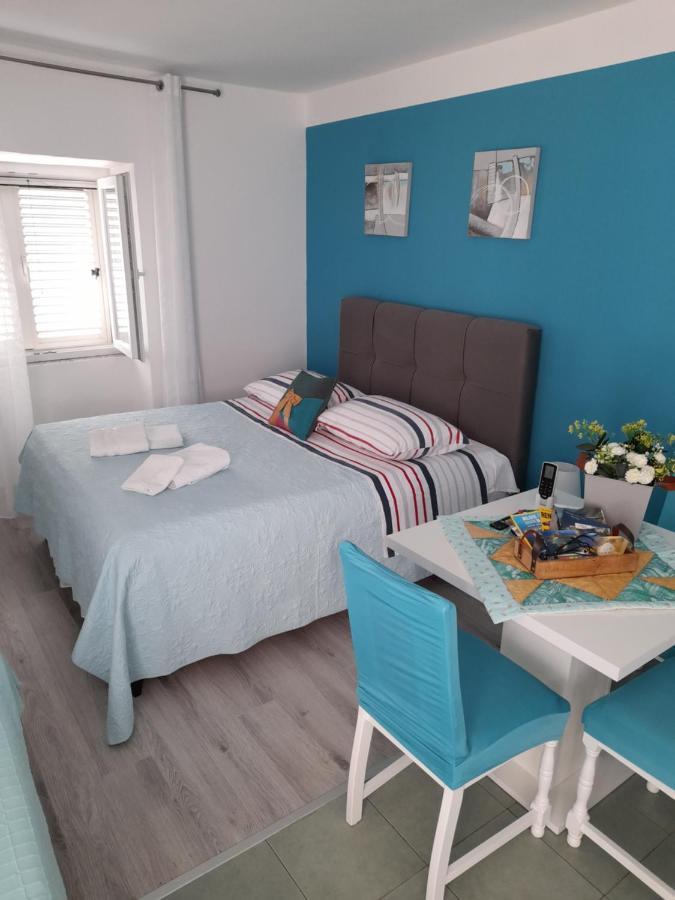 Apartment Filomena In The Center Komiža Kültér fotó