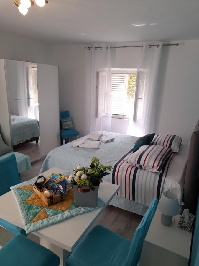 Apartment Filomena In The Center Komiža Kültér fotó