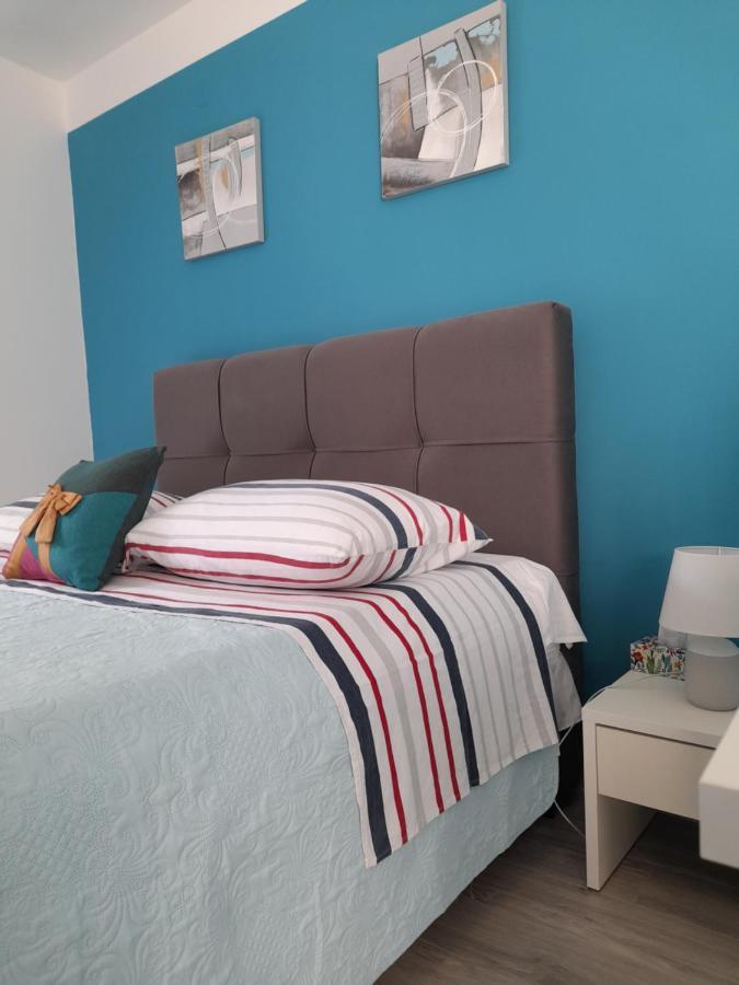 Apartment Filomena In The Center Komiža Kültér fotó