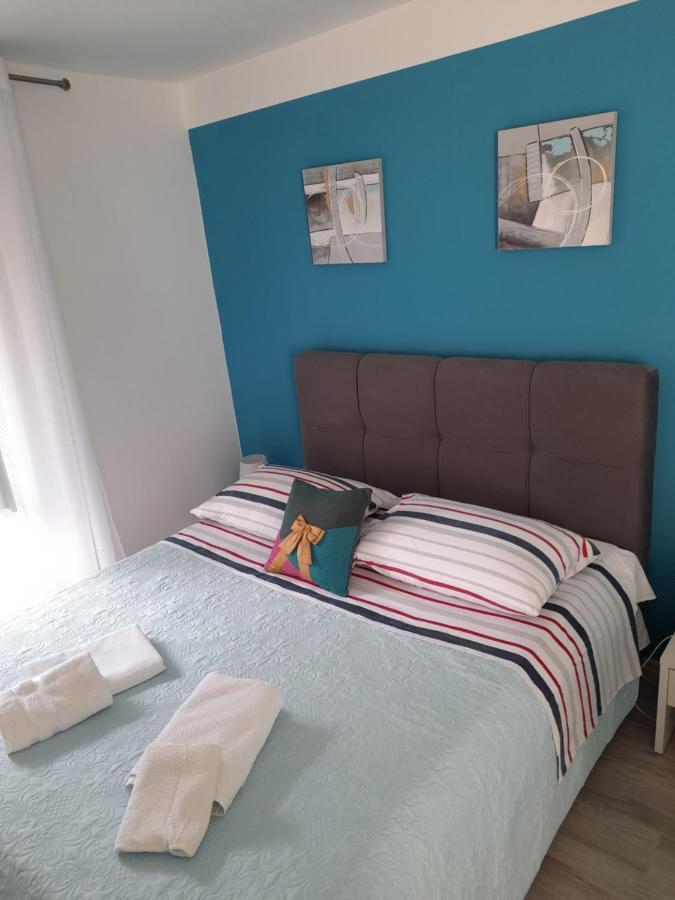 Apartment Filomena In The Center Komiža Kültér fotó